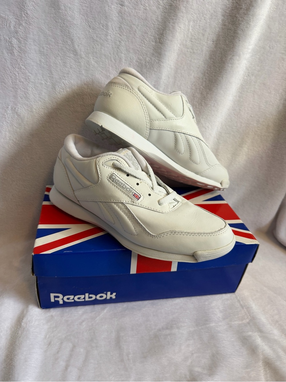 Vintage Reebok 11-23372 White Classic Walker Shoes Womens 7